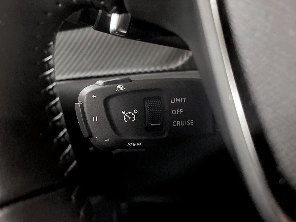 Bild på Peugeot 2008 Allure 1.2 PT 130hk Aut B-KAMERA CARPLAY