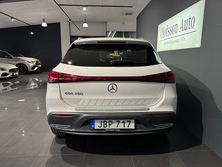 SUV Mercedes-Benz EQA 5 av 17