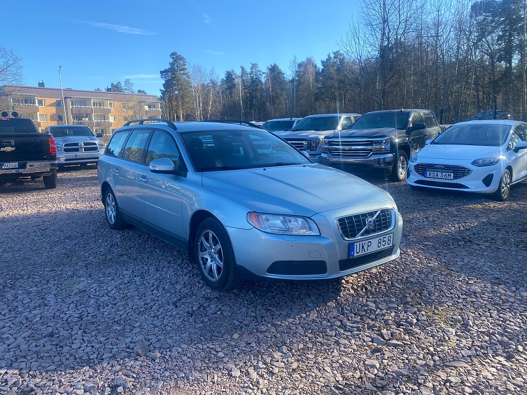 Volvo V70 2.0F Kinetic ny besiktad ny servad 