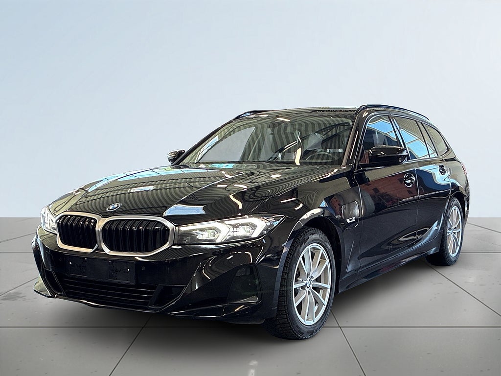 BMW 330e xDrive Touring Steptronic S&V-hjul/Carplay/Widescreen