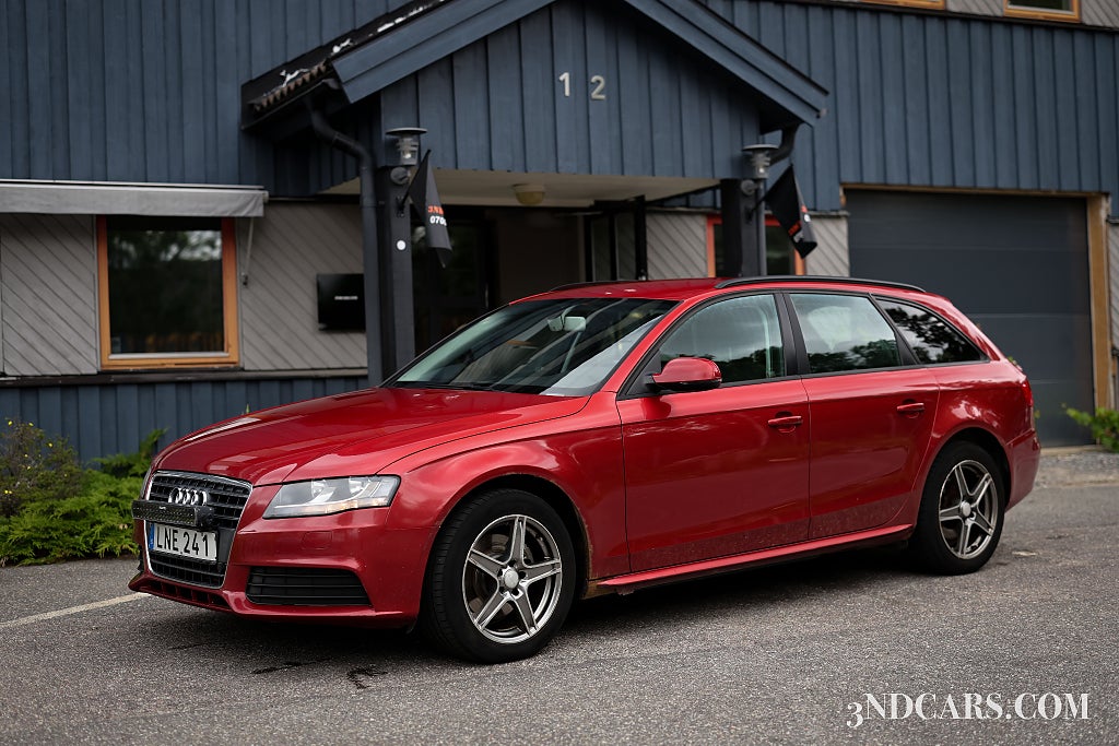 Audi A4 AVANT KOMBI 2.0 TDI DPF Led extraljusramp Dragkrok MM