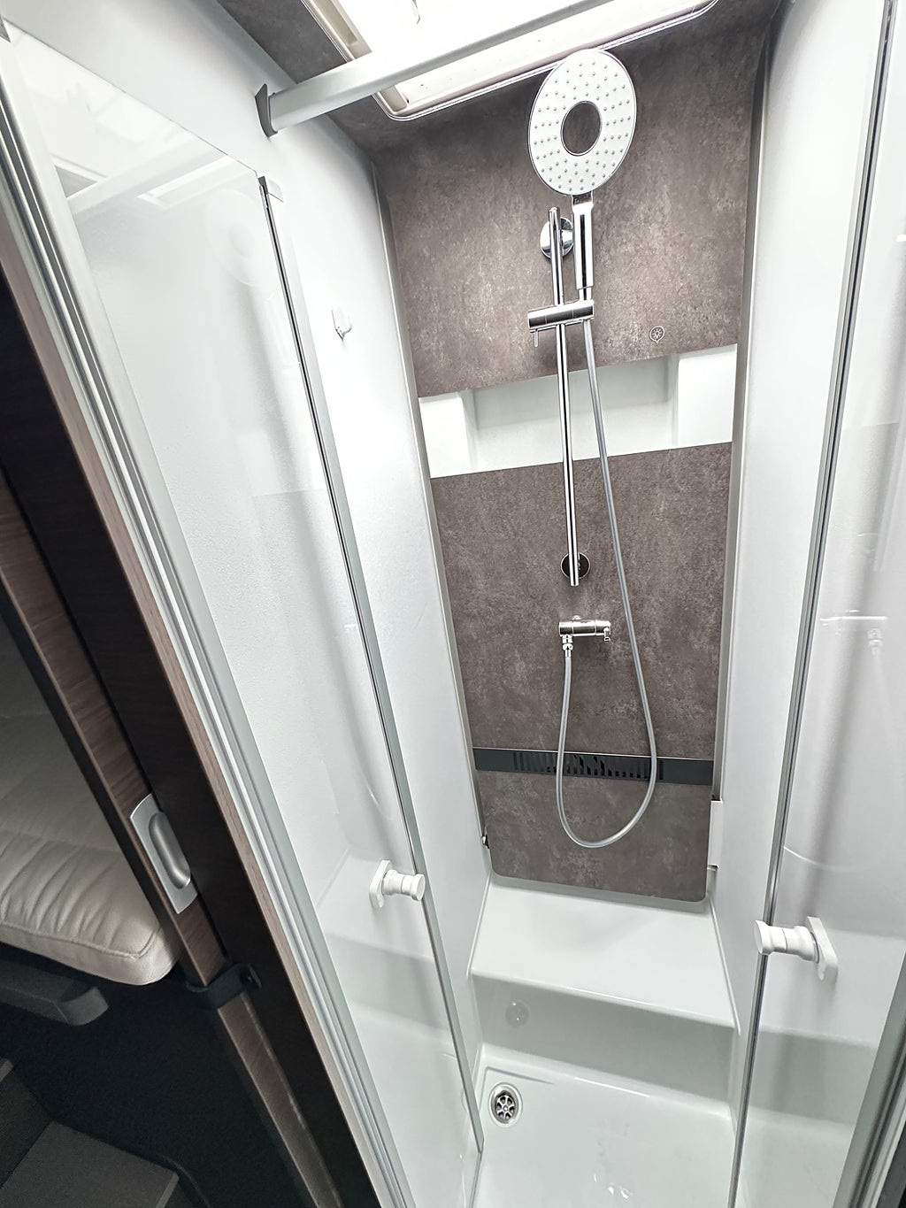 Adria 670SL MB Coral Supreme  9G-Tronic Automat 170Hk 275 Mil thumbnail