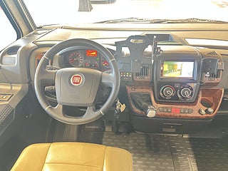Husbil-integrerad Niesmann ARTO 79 LE 28 av 29