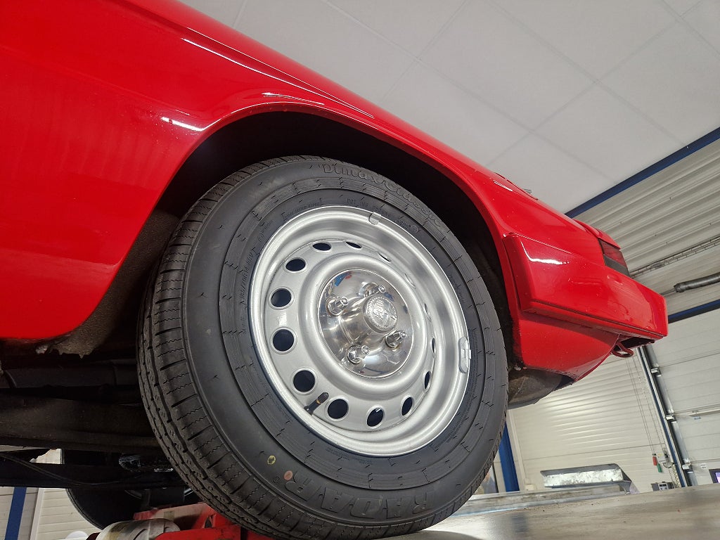 Alfa Romeo Spider 1985 - miniatyr 22