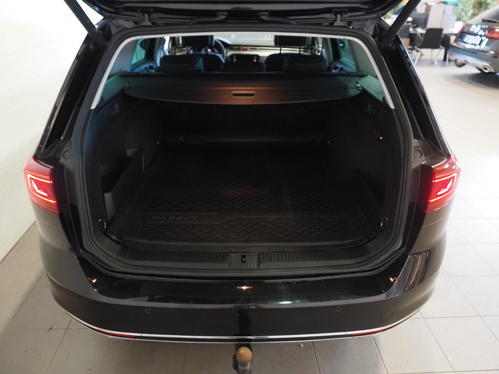 Volkswagen Passat TDI 200hk 4M R-Line |Drag|D-värm|Cockpit| 2022