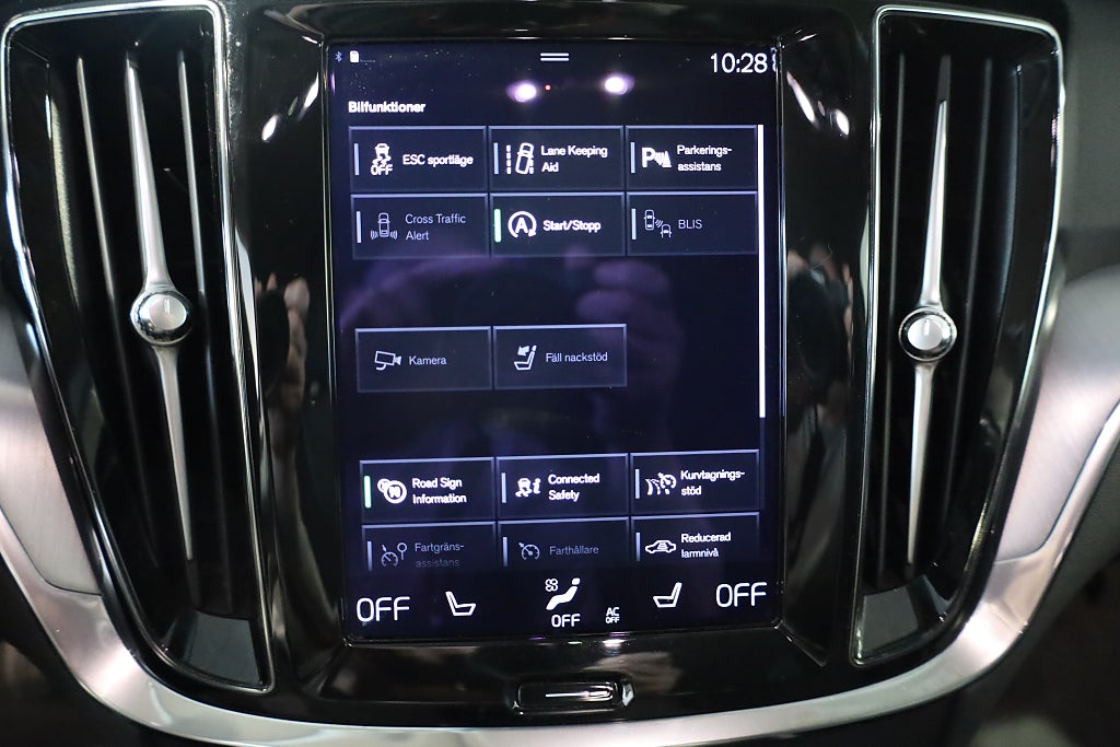 Volvo V60 D4 AWD Geartronic Momentum H/K Navi Kamera Leasbar 2021