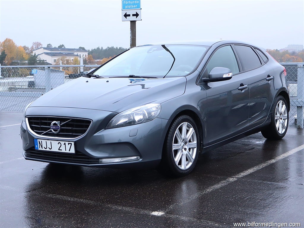 Volvo V40 T2 1.6 120hk S/V-hjul Värmare,