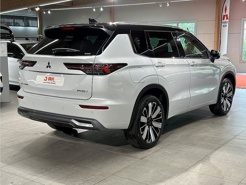 Bild på Mitsubishi Outlander Instyle Plug-In Hyrbrid 4WD - PRIVATLEASING