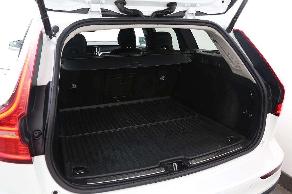 Volvo V60 B4 Diesel 197hk Momentum Adv Aut Kamera P-Värme Drag