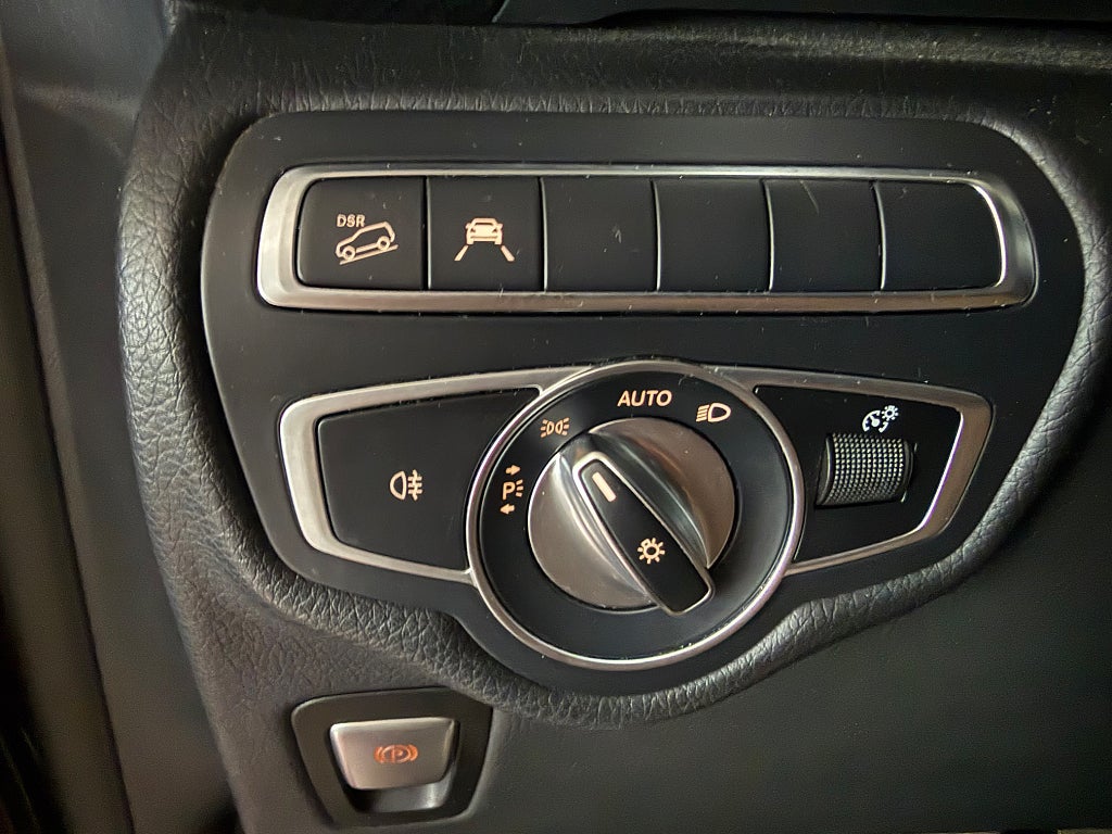Mercedes-Benz V 300d 4matic AMG Lång Värmare Drag 7-sits - bild 18