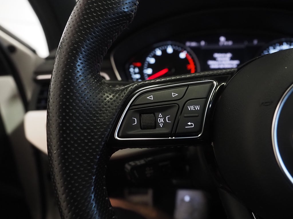 Audi A4 Avant 2.0 TFSI MHEV S Tronic S-Line Kamera Drag P-Värm 2018