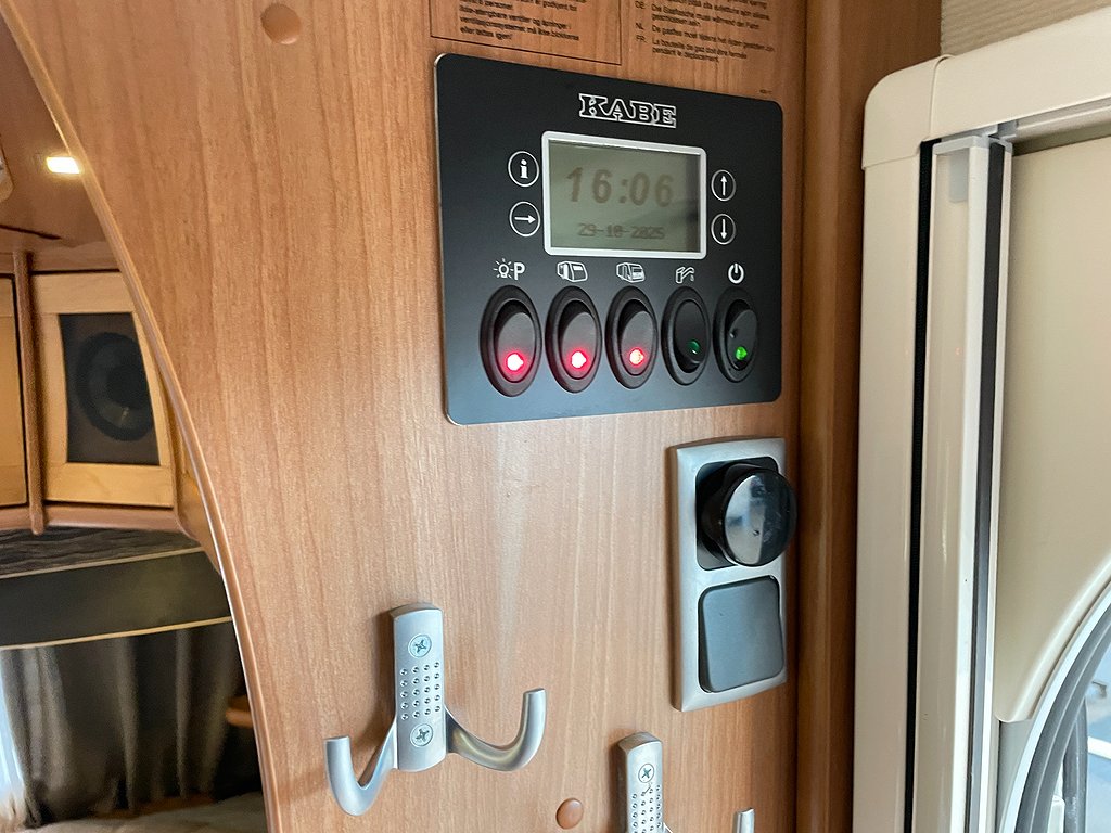 Kabe Ametist 560 GLE KS /Solcell/AC/ALDE/Markis/Långbädd - Kabe