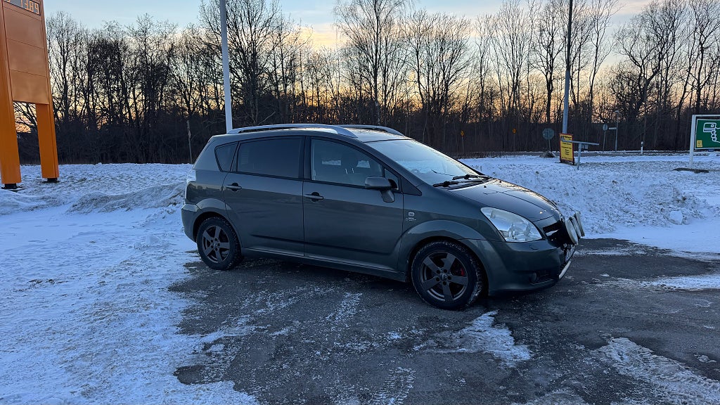 Toyota Corolla Verso 2.2 D-CAT Euro 4