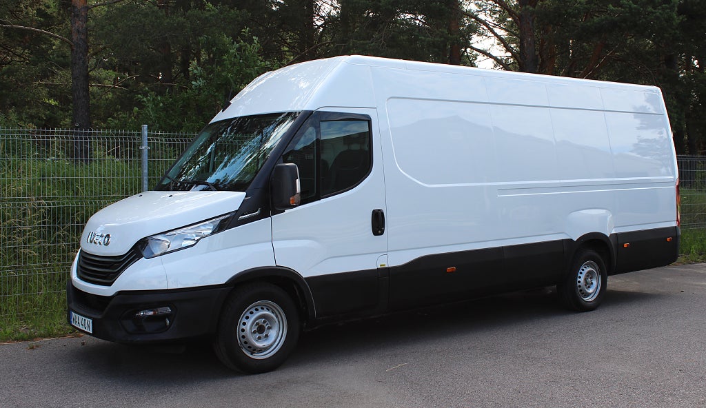 Iveco Daily 35-140 Skåpbil 2.3 JTD L4H2 MOMS 3-SitsHi-Matic Euro 6