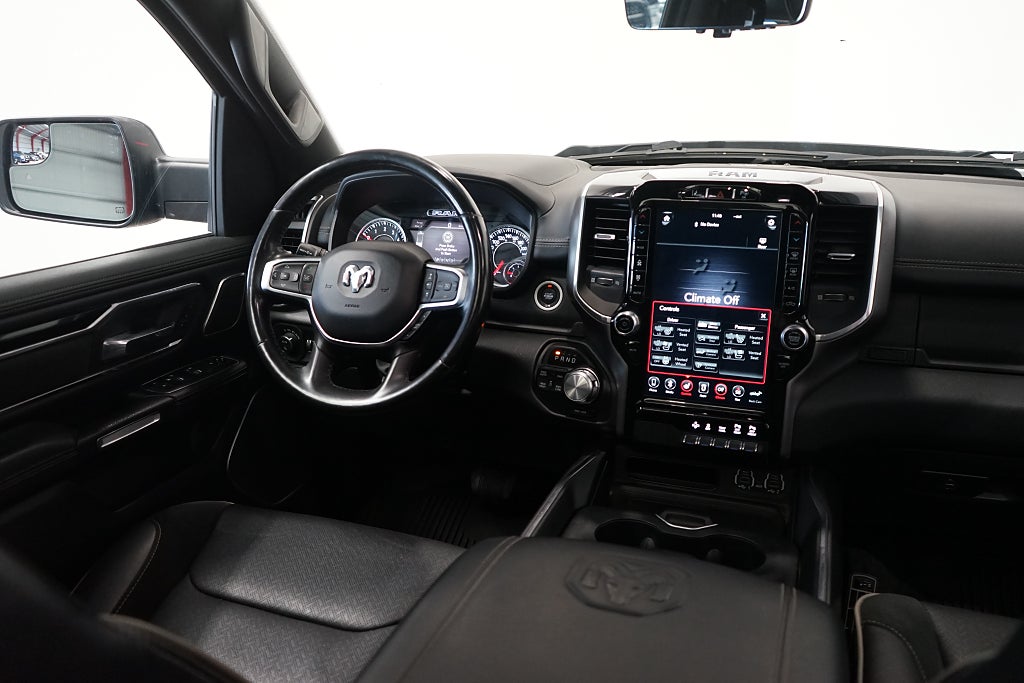 RAM 1500 5.7 V8 HEMI 4x4 Laramie NIGHT 395hk