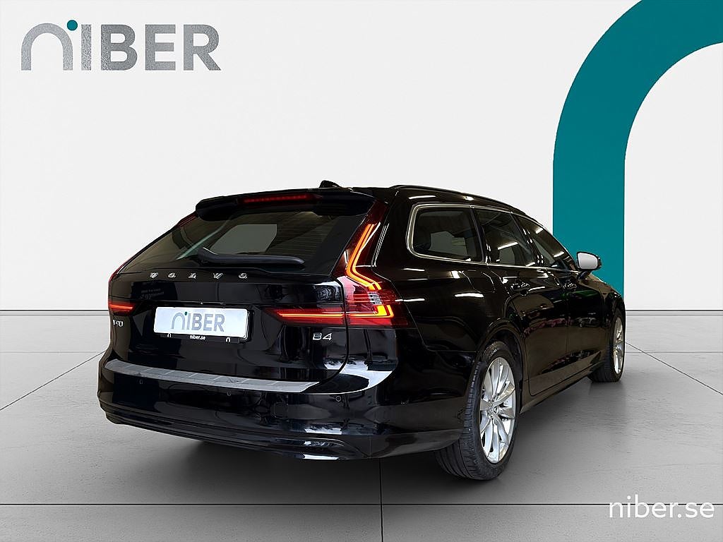 Volvo V90 B4, Momentum, Läder, MOMS, 1 brukare