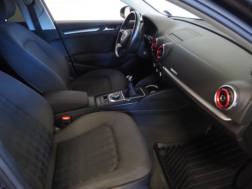 Audi A3 1,2 TFSI 110hk Attraction Sportback | Bluetooth | P-Sen 2016