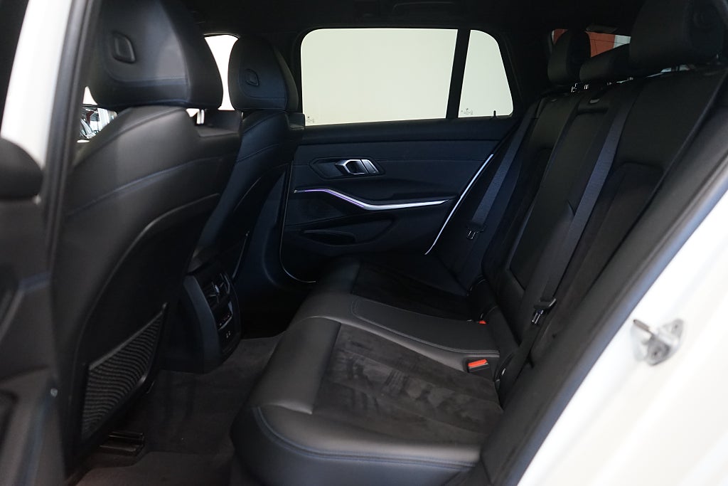 BMW 330e Touring M sport Carplay Dragkrok 292hk 4.99% ränta