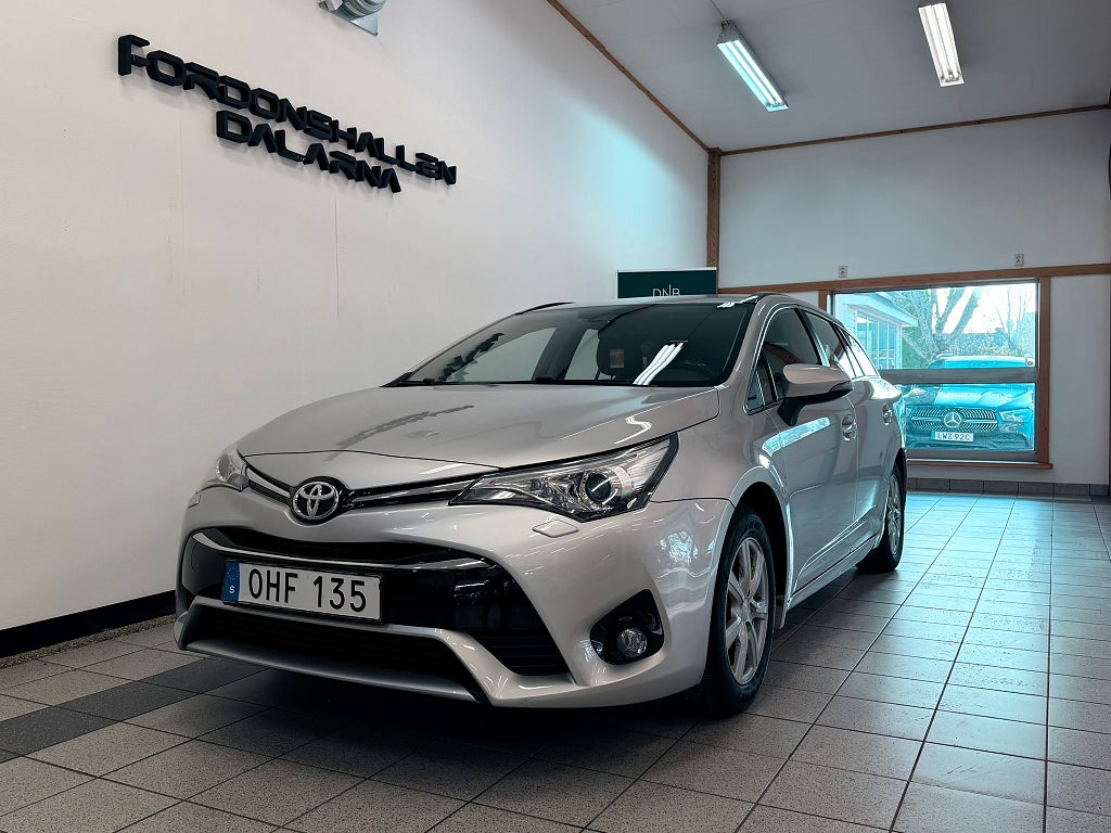 Toyota Avensis Kombi 1.8 Valvematic Active V-Hjul 