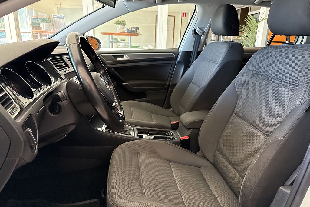 Volkswagen Golf 5-dörrar 2.0 TDI DPF 4Motion Drag Värmare Kamera V-hjul miniatyr 9