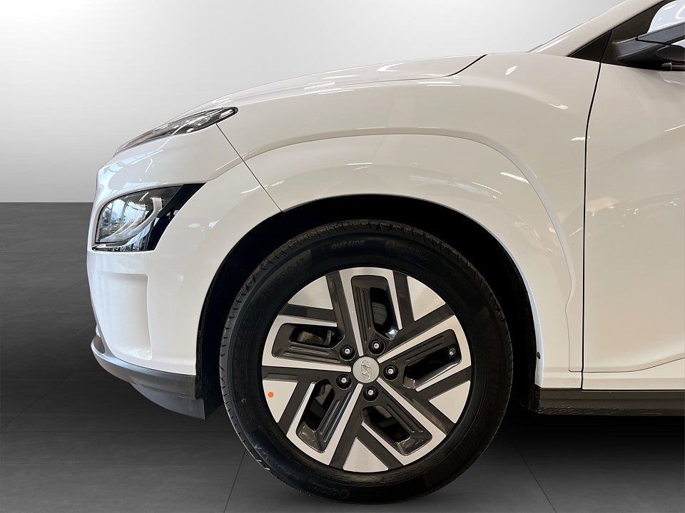Bild på Hyundai Kona Essential 64kWh 204hk Aut KRELL B-KAMERA