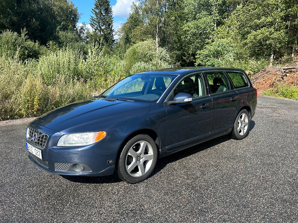 Volvo V70 2.5T 231hl Flexifuel Momentum Värmare Drag Nybesikt