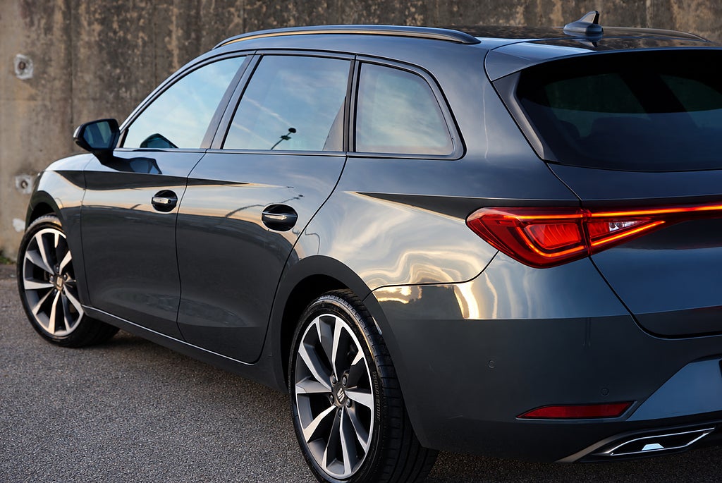 Seat Leon Sportstourer 1.5 eTSI FR Cockpit Drag B-Kamera