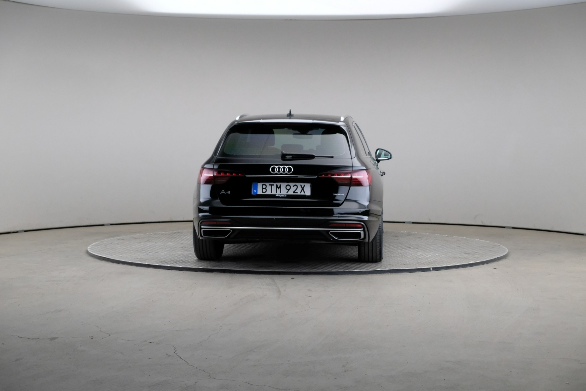 Audi A4 2023, bild 2/10