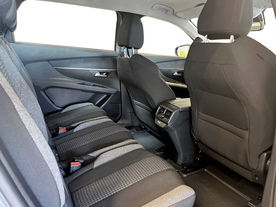 Bild på Peugeot 5008 Active Pack 1.2 PT 130hk 7-SITS B-KAMERA
