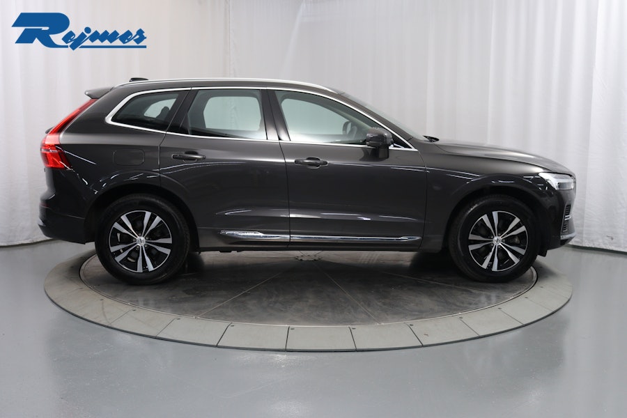 Volvo XC60 2023, photo 3/56