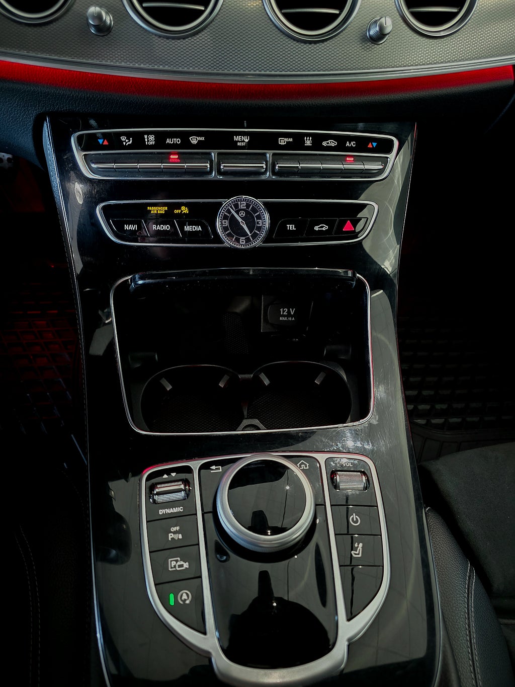 Mercedes-Benz E 220 d AMG Night Värmare Drag Kombi - bild 11