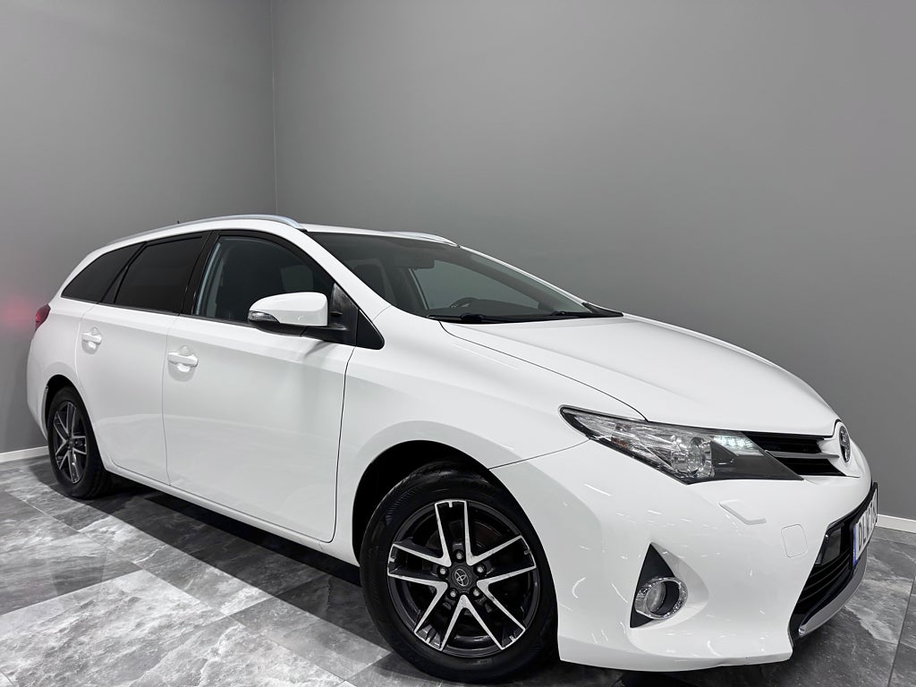 Toyota Auris 1.6 Kamera/Drag/Rattvärme/Nyservad/1Ägare"Såld"