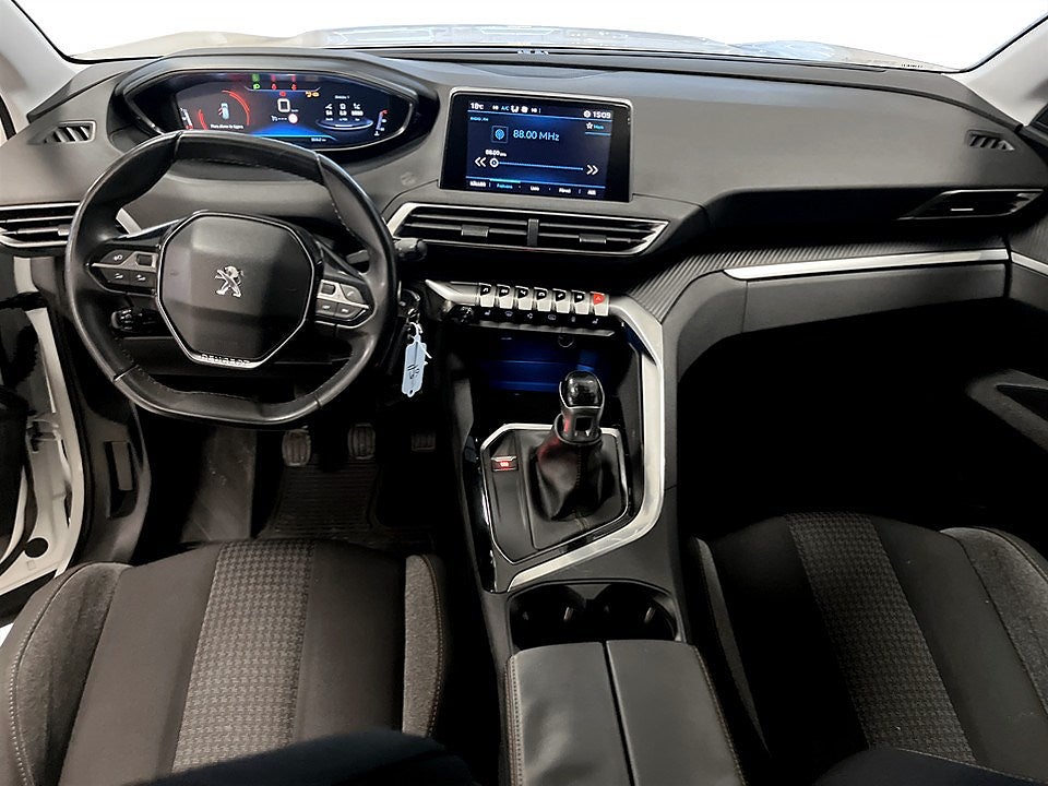 Bild på Peugeot 3008 Active 1.2 PT 130hk - FARTHÅLLARE