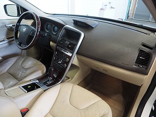 SUV Volvo XC60 8 av 21