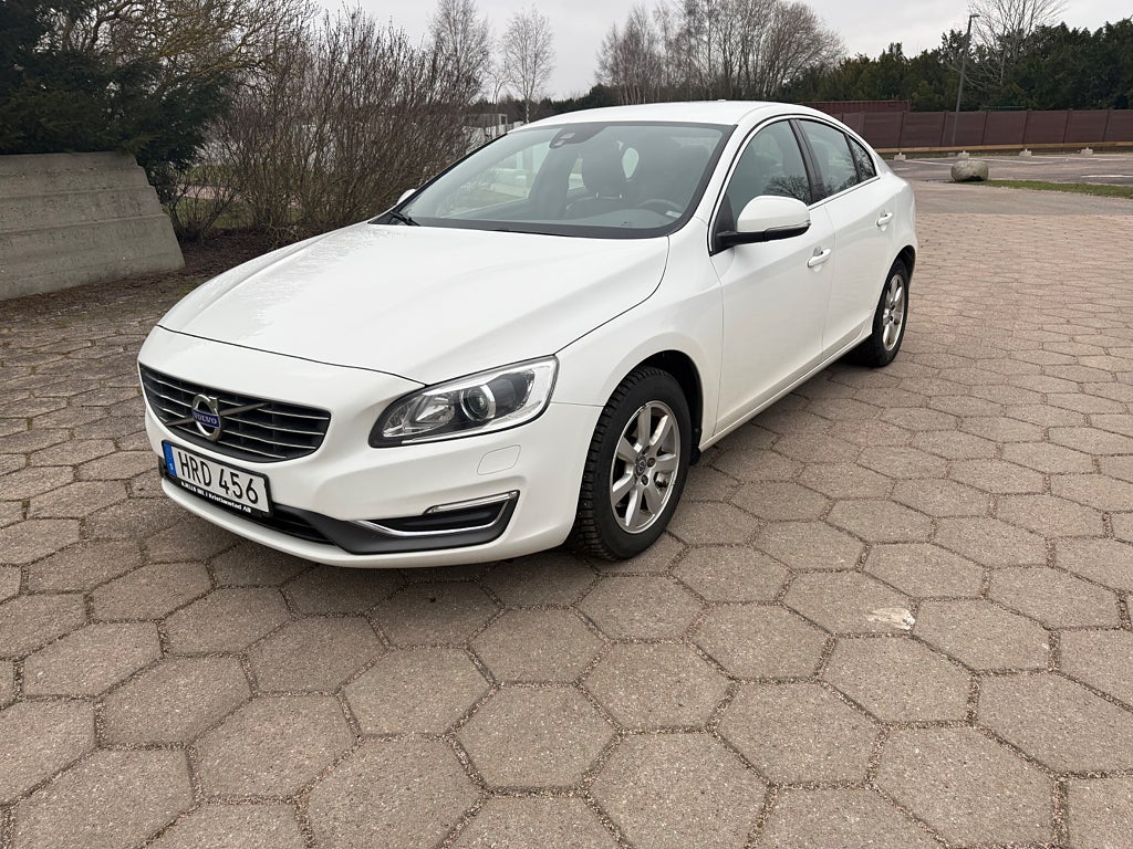 Volvo S60 D3 Summum ,Nybesiktigad ,Kamrem bytt