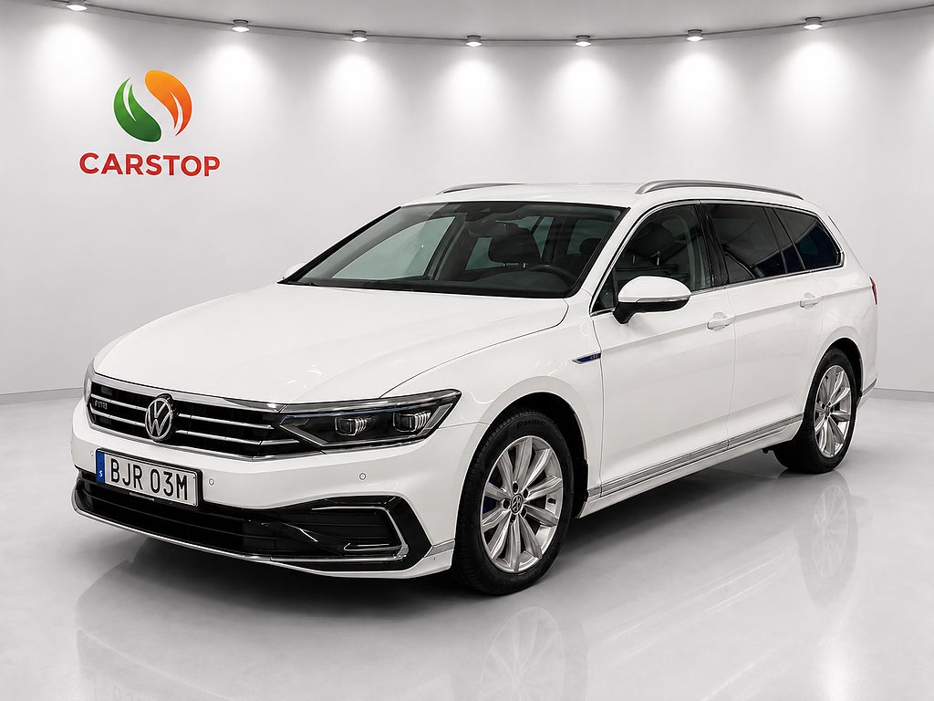 Volkswagen Passat Sportscombi GTE Executive Busi Värmare Drag BLIS Kamera