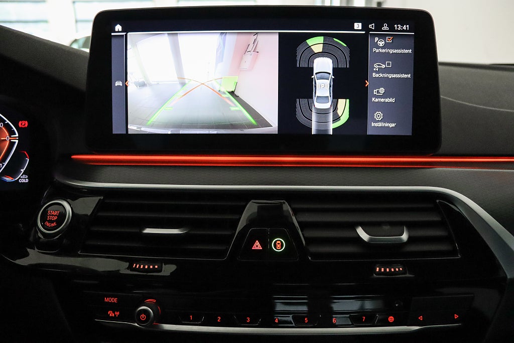 BMW 520 d xDrive Sedan M Sport Cockpit HiFi Drag Värmare