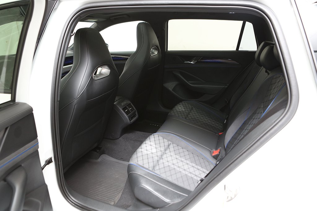 Volkswagen Passat 2,0 TDI SCR 4M R-Line SC Panorama Leasbar 2025