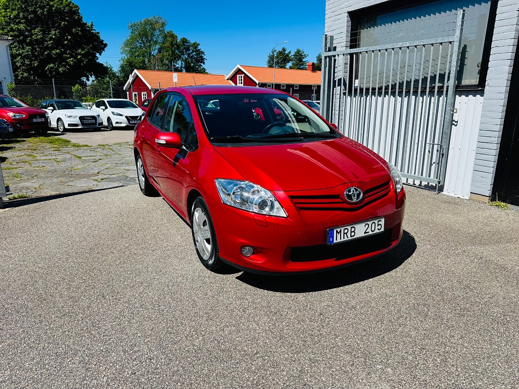 Toyota Auris 1.6 132HK 5-D PLUS 
