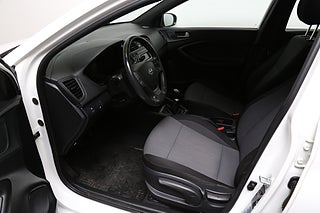 Halvkombi Hyundai i20 11 av 24