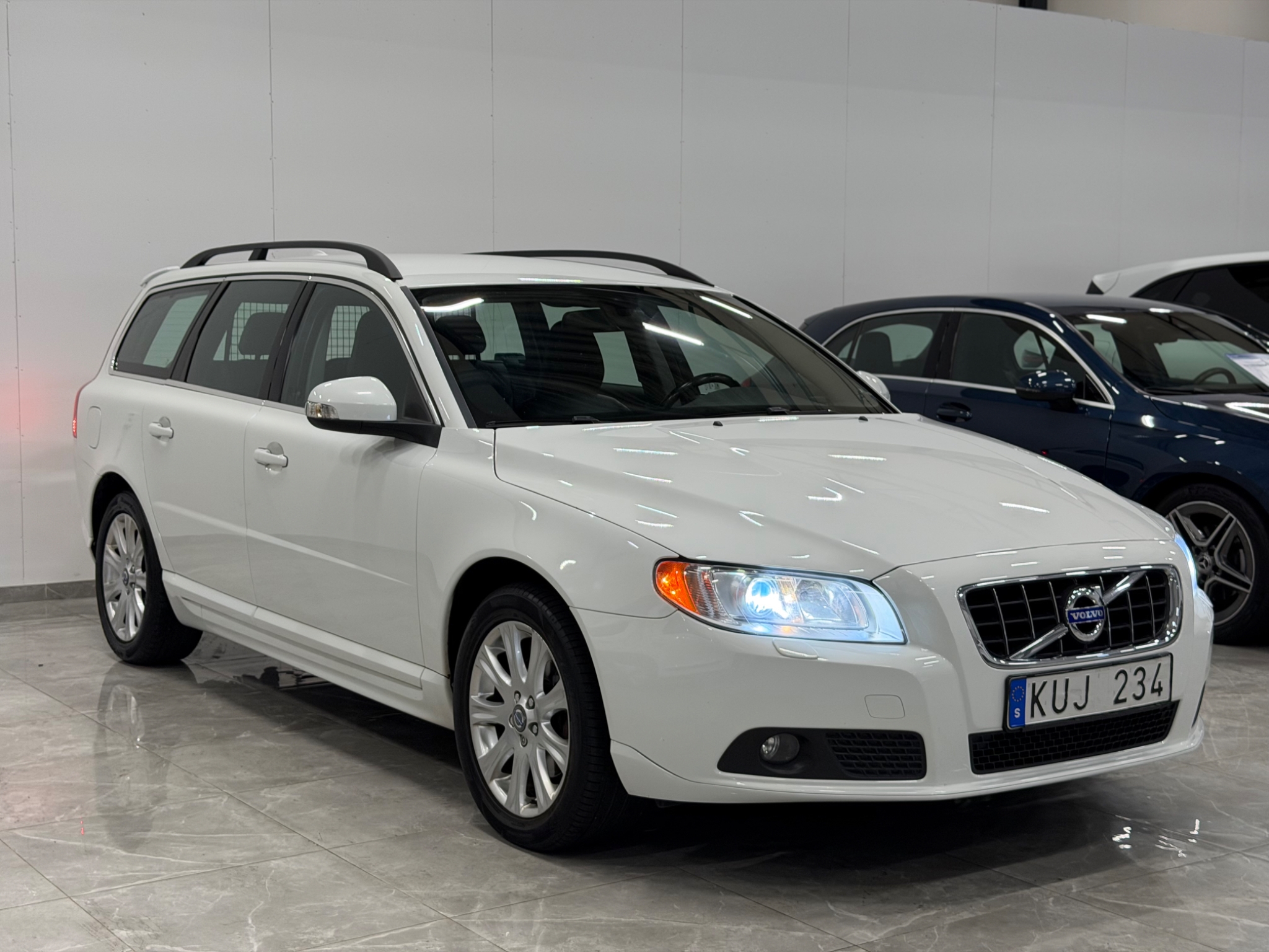 Volvo V70 2011, kuva 2/10