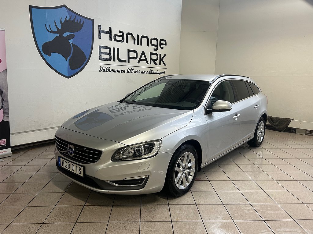 Volvo V60 D4 /AUTOMAT/Momentum/VOC/SUPERDEAL Fr 1733kr/PDC BAK / 