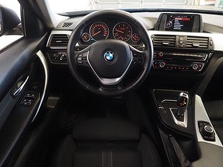 Kombi BMW 320 15 av 23