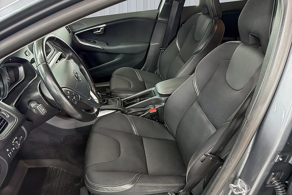 Volvo V40 2018