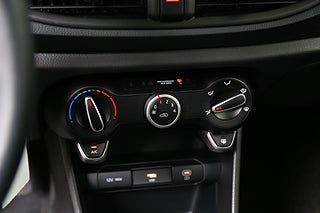 Halvkombi Kia Picanto 16 av 27