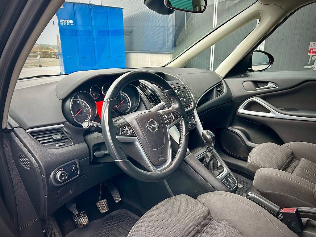 Opel Zafira Tourer 2.0 CDTI 7-sits *3,99%* M-Värmare