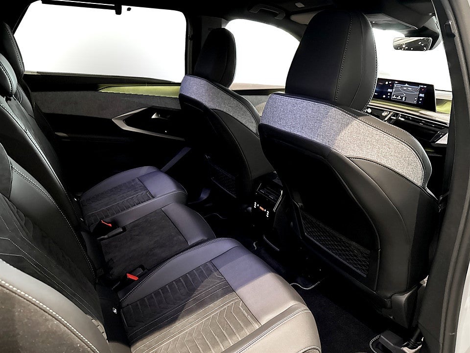 Bild på Peugeot 5008 GT Ultimate Hybrid 145hk Aut 7-SITS ELSTOL B-KAMERA
