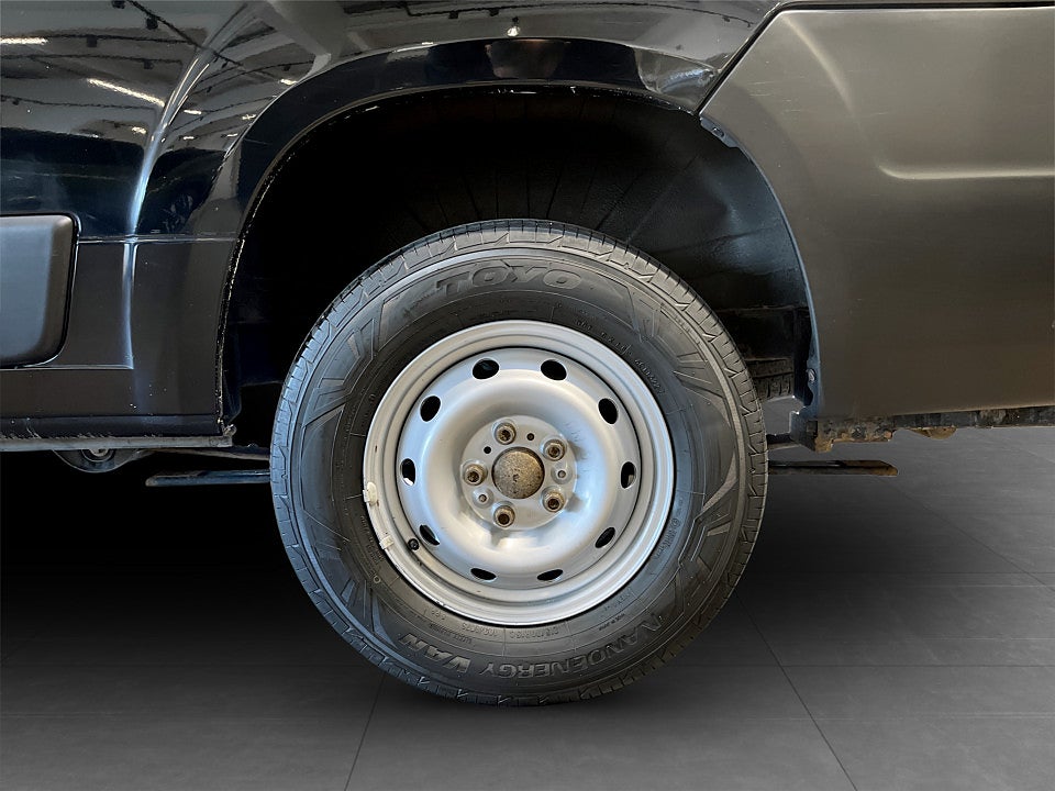 Bild på Peugeot Boxer Van 335 PRO+ 2.2 BHDi 165hk L3H2 B-KAMERA DRAG