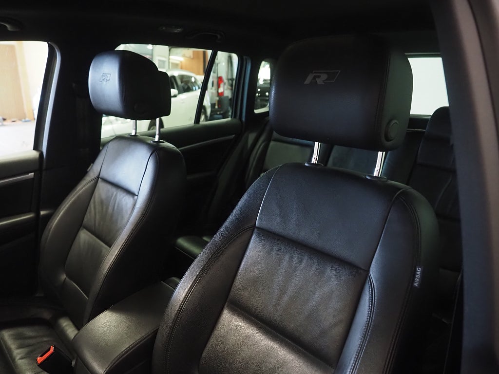 Volkswagen Tiguan TDI 177hk  4M R-Line | Pano | D-värm | Drag | Kamera | 2015