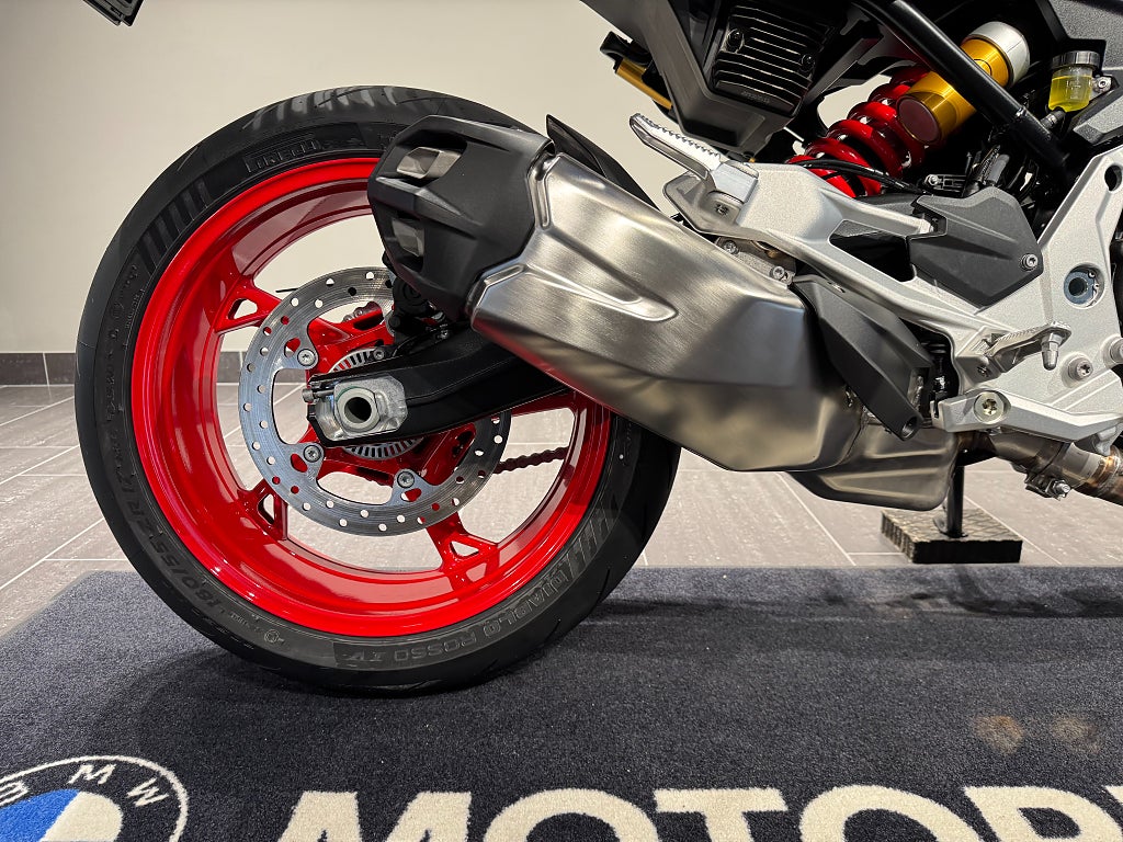 BMW F900R/Ord pris: 138.395kr/Nu: 127.900kr/100mil/Sport